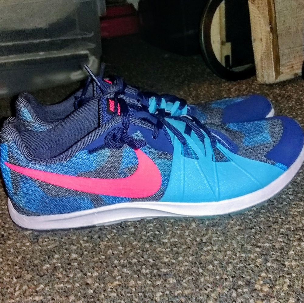 Women's NIKE Shoes size 7.5  L@@K excellent
